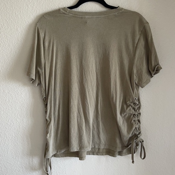 Green Top - Picture 4 of 5